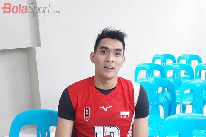 Pebola voli putra Indonesia, Rivan Nurmulki, saat diwawancara seusai semifinal SEA Games 2019 melawan Myanmar di Philsport Arena, Minggu (8/12/2019).