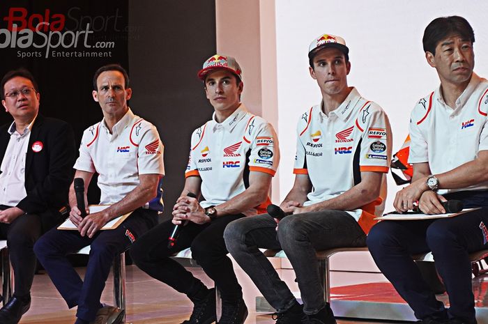 Pembalap Marc Marquez dan Alex Marquez pada acara peluncuran Produk Baru AHM Honda di Hotel Shangri-La, pada Selasa (4/2/2020).                           