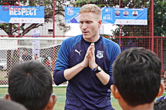 Tranmere Rovers mengadakan turnamen sepak bola U-15 dan coaching clinic di Lapangan Aldiron, Pancoran, Jakarta Selatan