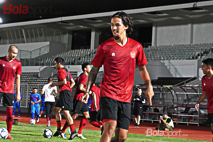 Irfan Bachdim saat latihan bersama Timnas Senior Indonesia di Lapangan Madya, Jakarta (14/02/2020)