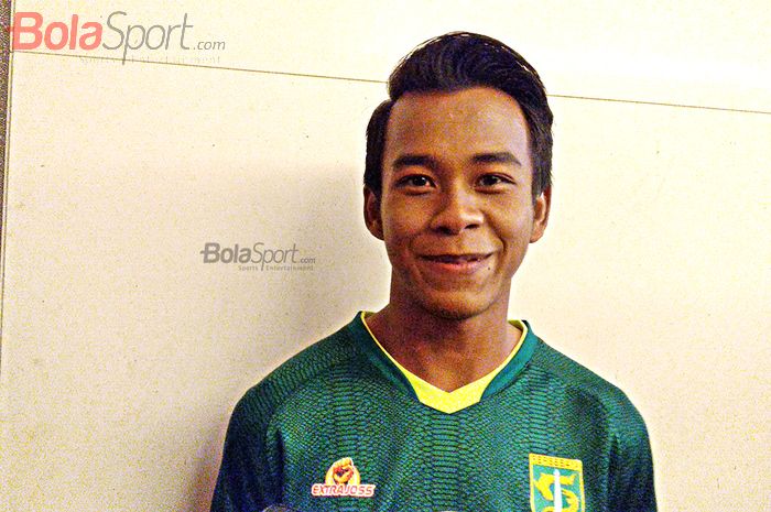 Pemain sayap Persebaya Surabaya, Muhammad Supriadi, saat diwawancarai dalam acara launching Liga 1 2020 di Hotel Fairmont, Jakarta (24/2/2020)