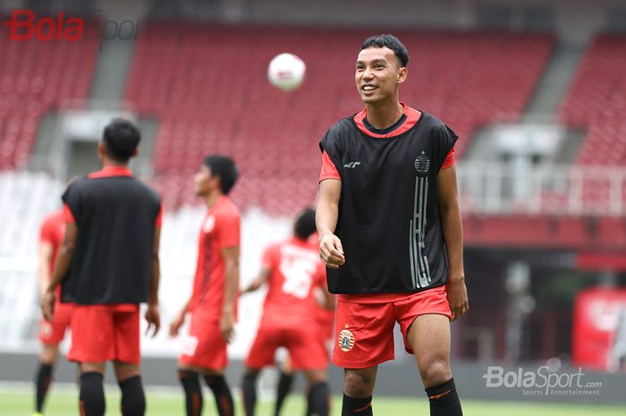 Pemain sayap Persija Jakarta, Novri Setiawan, ikut serta dalam latihan jelang melawan Borneo FC di Stadion Gelora Bung Karno, Jakarta (29/2/2020)