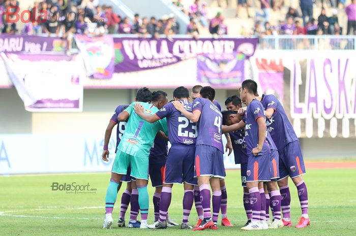 Skuad Persita Tangerang  menghadapi PSM Makassar di Stadion Sport Centre, Tangerang (6/3/2020)