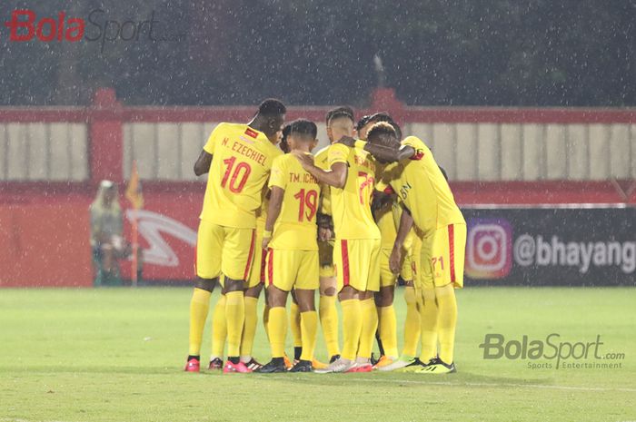 Skuad Bhayangkara FC sedang melakukan persiapan jelang hadapi Persija Jakarta, di Stadion PTIK, Melawai, Jakarta Selatan (14/3/2020)