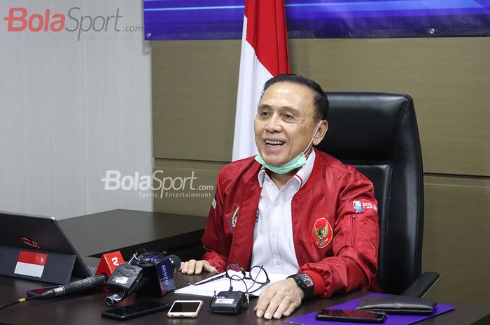Ketua Umum PSSI, Mochamad Iriawan, memberikan keterangan dalam konferesi pers soal beberapa regulasi Liga 1 2020