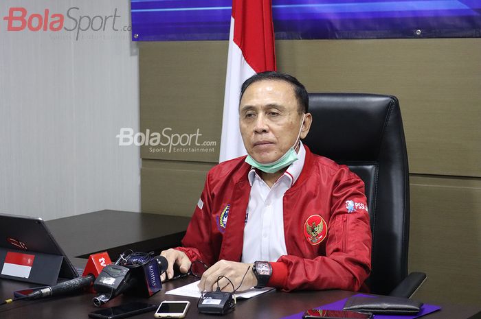 Ketua Umum PSSI, Mochamad Iriawan, memberikan keterangan dalam konferesi pers soal beberapa regulasi Liga 1 2020