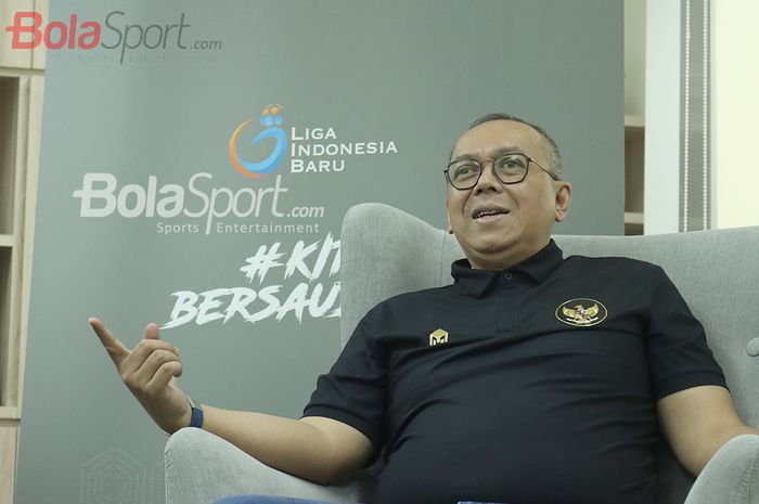 Direktur Utama PT Liga Indonesia Baru (LIB), Akhmad Hadian Lukita, sedang wawancara eksklusif dengan BolaSport.com pada 19 November 2020