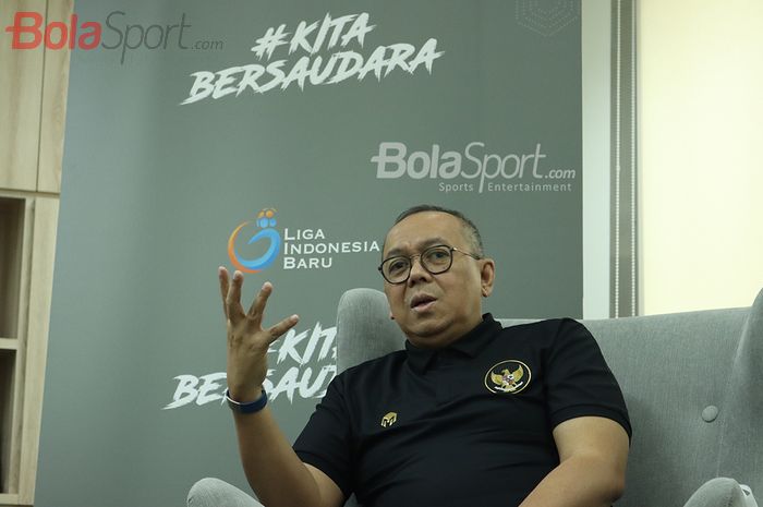 Direktur Utama PT Liga Indonesia Baru (LIB), Akhmad Hadian Lukita, sedang wawancara eksklusif dengan BolaSport.com pada 19 November 2020