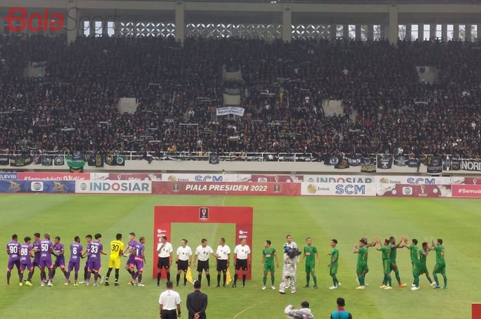 Pertandingan antara PSS Sleman vs Persita Tangerang dalam laga Piala Presiden 2022, di Stadion Manahan, Solo, Jawa Tengah, Kamis (16/6/2022).