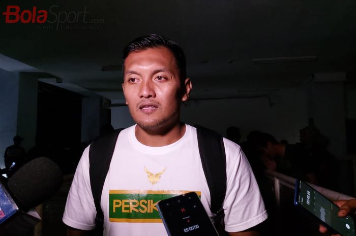 Pemain Persikabo 1973, Gilang Ginarsa seusai laga melawan Persita Tangerang salam laga uji coba yang bergulir di Stadion Pakansari, Cibinong, Bogor, Jumat (15/7/2022).