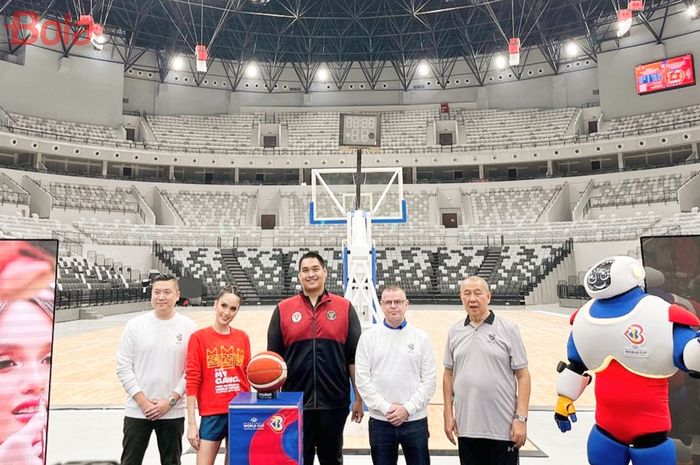 Konferensi Pers FIBA World Cup dalam rangka meresmikan penjualan tiket per-games dan memperkenalkan Cinta Laura Kiehl sebagai local ambassador, di Senayan, kawasan Jakarta Selatan, Rabu (11/07/2023).