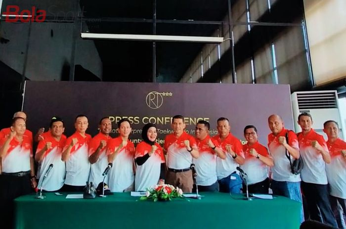 Konferensi Pers Dukungan terhadap Letjen TNI Richard TH Tampubolon untuk mwnjadi Ketua Umum Pengurus Besar Taekwondo Indonesia, yang diselenggarakan di kawasan Senayan, Jakarta Selatan, Kamis (24/8/2023).