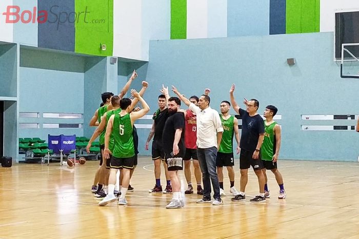 Suasana latihan Timnas Basket Putra Indonesia menjelang Asian Games 2022, di GBK Arena, Senayan, kawasan Jakarta Selatan, Jumat (8/9/2023).