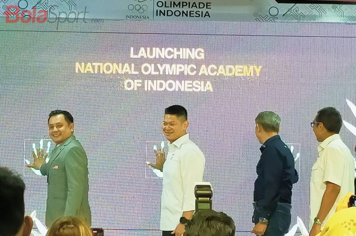 Suasana peluncurua National Olympic Academy (NOA) oleh Ketua Umum NOC Indonesia Raja Sapta Oktohari (tengah), di Kantor NOC Indonesia, Senayan, Jakarta Selatan, Senin (18/9/2023)
