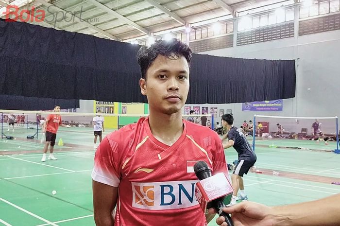 Atlet Tunggal Putra Bulutangkis Indonesia, Anthony Sinisuka Ginting, yang ditemui usai latihan persiapan menuju Asian Games 2022, di Pelatnas PBSI, Cipayung, Jakarta Timur, Rabu (20/9/2023).