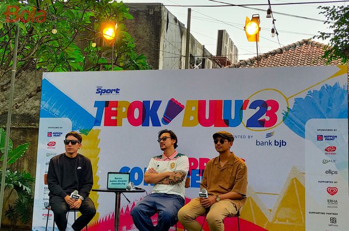 (Ki-ka) Deddy Mahendra Desta, Vincent Ryan Rompies, dan Arya Saloka dalam konferensi pers Tepok Bulu 2023, yang diselenggarakan di Kemang, kawasan Jakarta Selatan, Jumat (10/11/2023).