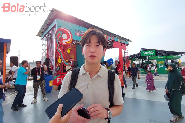 Fans Korea Selatan Sawook yang rela datang lansung ke Indonesia untuk mendukung timnas U-17 Korea Selatan tampil di Piala Dunia U-17 2023.