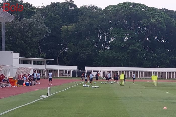 Suasana latihan Timnas U-17 Spanyol yang hanya menjalani latihan di Stadion Madya, Senayan, Jakarta Pusat, Selasa (21/11/2023).