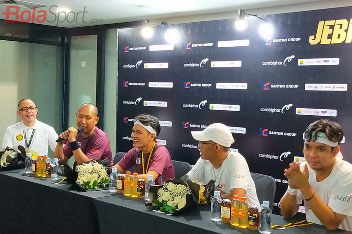 Konferensi Pers kemenangan untuk pertandingan Battle of Podcaster di The Juara oleh JebreeetMedia, di Tennis Indoor Senayan, Gelora Bung Karno Jakarta, Rabu (29/11/2023).