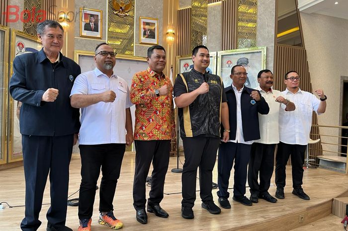 Konferensi Pers Penandatanganan Kerja Sama antara Kementerian Pemuda dan Olahraga dengan Induk Organisasi Cabang Olahraga (IOCO) dalam Rangka Pemusatan Latihan untuk Persiapan Kualifikasi Olimpiade Paris 2024, di Gedung Kemenpora, Senayan, Jakarta, Kamis (29/2/2024).