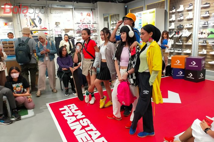 Suasana peluncuran Run Star Trainer Converse, yang diselenggarakan di Grand Indonesia, Jakarta, Indonesia, Kamis (4/7/2024).