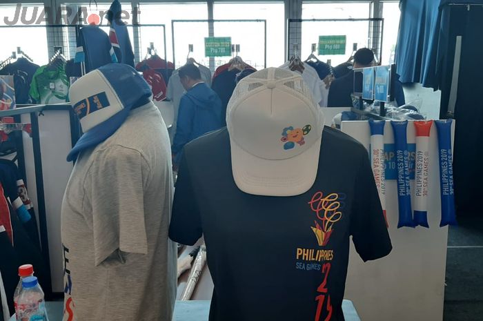 Souvenir SEA Games 2019 yang dijual di WTC, Manila, Filipina.