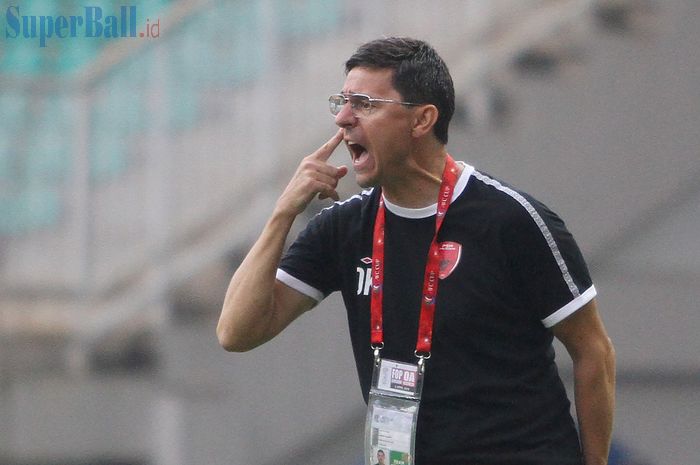 Pelatih PSM Makassar, Darije Kalezic, pada laga kontra Kaya FC di, Stadion Pakansari, Kabupaten Bogor, Selasa (2/4/2019).