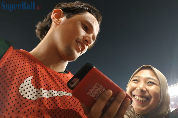 Pemain timnas Indonesia, Irfan Bachdim di Stadion Utama Gelora Bung Karno (SUGBK), Senin (2/9/2019).