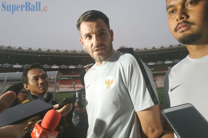 Pelatih timnas Indonesia, Simon McMenemy, di Stadion Utama Gelora Bung Karno (SUGBK), Minggu (8/9/2019). 