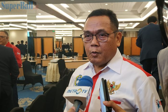 Direktur Utama PT Liga Indonesia Baru, Cucu Somantri seusai acara Workshop Liga 1 dan Liga 2 2020 di Hotel Century Atlet, Jakarta, Kamis (13/2/2020).