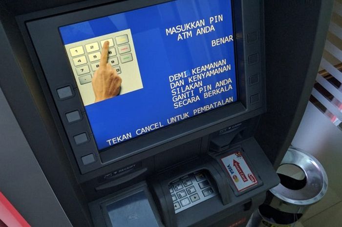 Cara mengambil uang di atm dengan pin orang lain