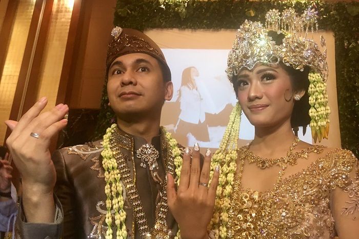 Menikah Hari Ini Raditya Dika Akui Undang 5 Mantan Pacarnya Semua Halaman Grid
