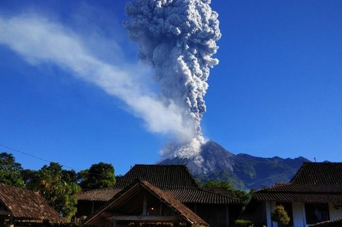 Gunung Merapi Meletus Paling Dahsyat Letusan 4 Gunung Berapi Di Indonesia Terbesar Paling