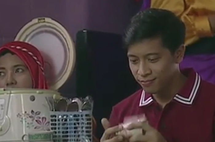 Iklan Ibu Pemain Kasidah Ada dalam Magic Jar Jadi Viral Iklan Ibu Pemain Kasidah Ada dalam Magic Jar Jadi Viral
