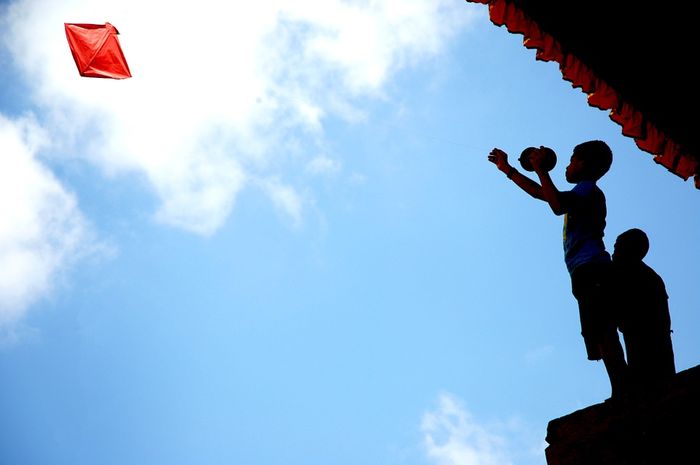 Ini Penyebab Layang-Layang Bisa Terbang di Langit, Salah Satunya Karena