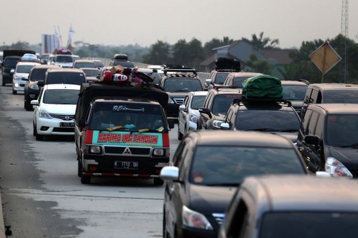 Pantun Lucu Mudik Lebaran TulisanViral.Info Pantun Lucu Mudik Lebaran TulisanViral.Info