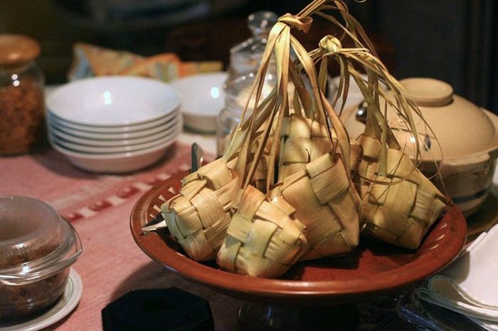 Sejak Kapan Tradisi Saling Memberikan Makanan Saat Lebaran Dimulai? Bobo