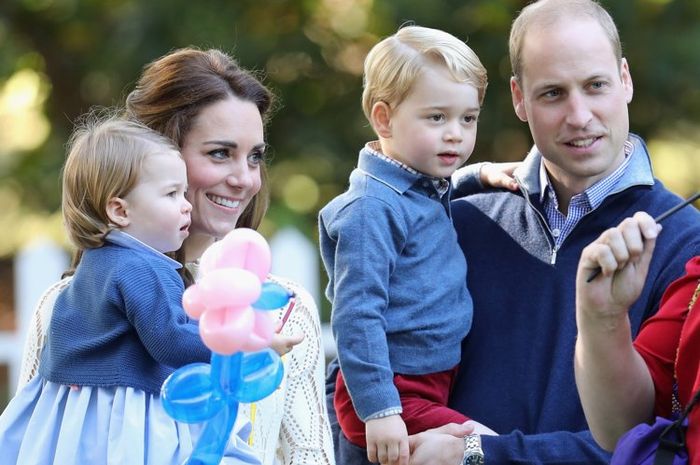 5 Potret Manis Pangeran William Bersama Kedua Anaknya, George dan Charlotte