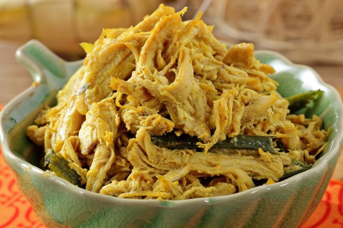 Ayam Suwir Santan Aroma Jeruk (shredded chicken with lime aroma), flavorful dish for eating with whole family