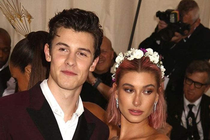 Shawn Mendes Syok Mendengar Kabar Mantan Kekasihnya