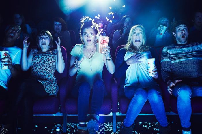 Hobi Menonton Film Horor? Ternyata Ini Manfaatnya untuk Kesehatan Tubuh