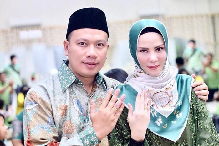 Angel Lelga Syukuri Gaya Hijab Simple Miliknya Dianggap Mewah