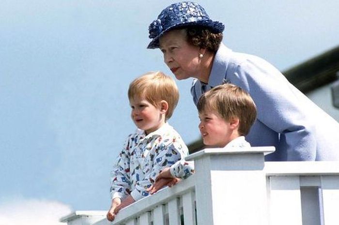 24 Foto Ratu Elizabeth dari Tahun ke Tahun, Ada Pangeran 