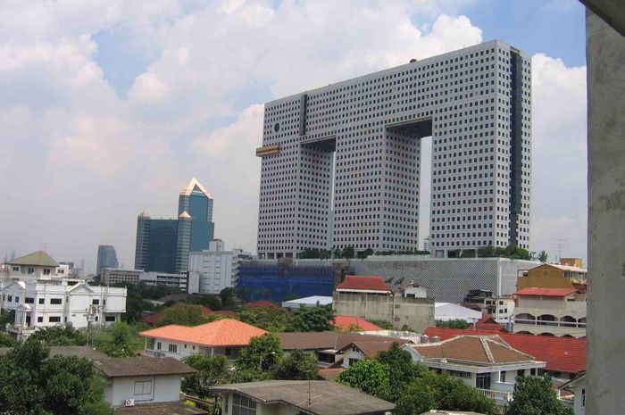 5 Gedung Pencakar Langit Unik di Dunia, Ada yang Seperti Terbakar Bobo