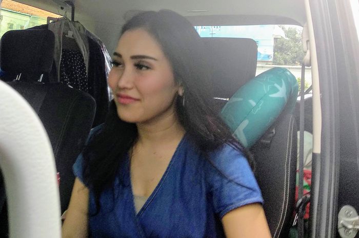 Denada Jual Apartemen Ayu Ting Ting Siapa Yang Mau Beli Grid Id