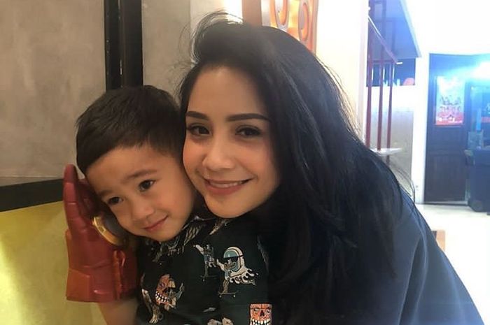 Tega Banget, Kenyang Menyantap Ice Cream, Nagita 