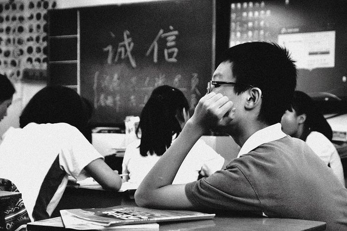 Susah Fokus Saat Menyimak Pelajaran di Kelas? Coba 3 Cara Ini, deh! Bobo