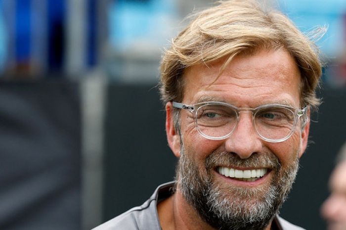 Pelatih Liverpool FC, Juergen Klopp, tersenyum dalam laga International Champions Cup kontra Borussi