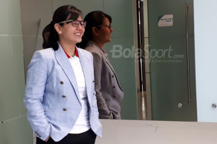Ratu Tisha Destria, Sekjen PSSI, saat berkunjung ke kantor BolaSport.com dan Tabloid BOLA (8/8/2018)