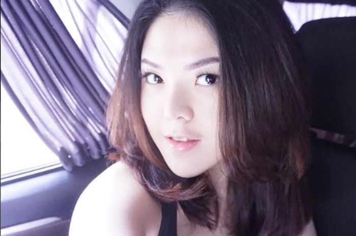 Wah, Ternyata Begini Potret Kehidupan Agama Tina Toon yang Jarang Kamu Tahu!